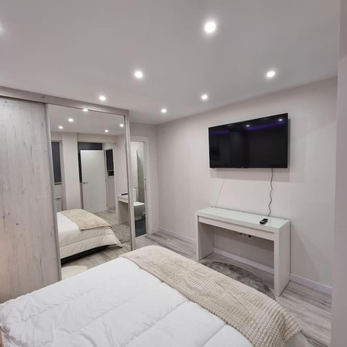 Soho Boutique Tioda, Totalmente Reformado Junto A Las Estaciones, Wifi Apartamento *