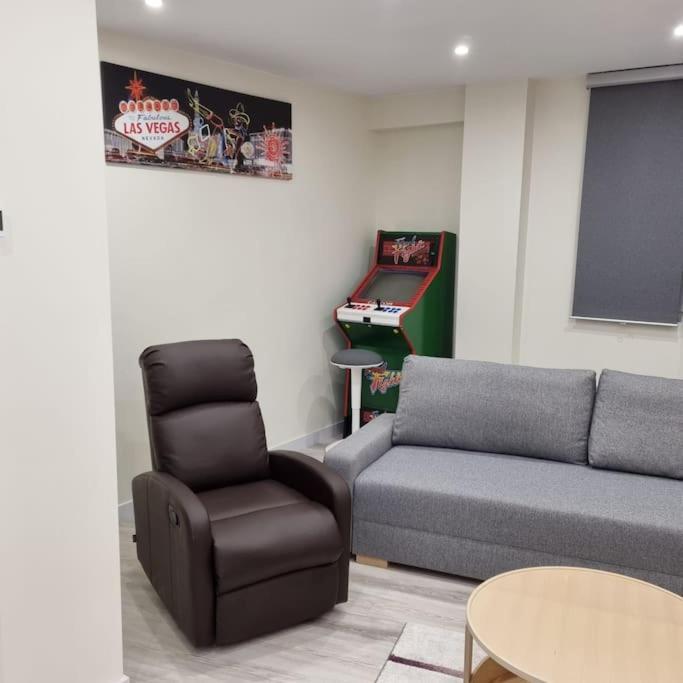 Soho Boutique Tioda, Totalmente Reformado Junto A Las Estaciones, Wifi * Oviedo